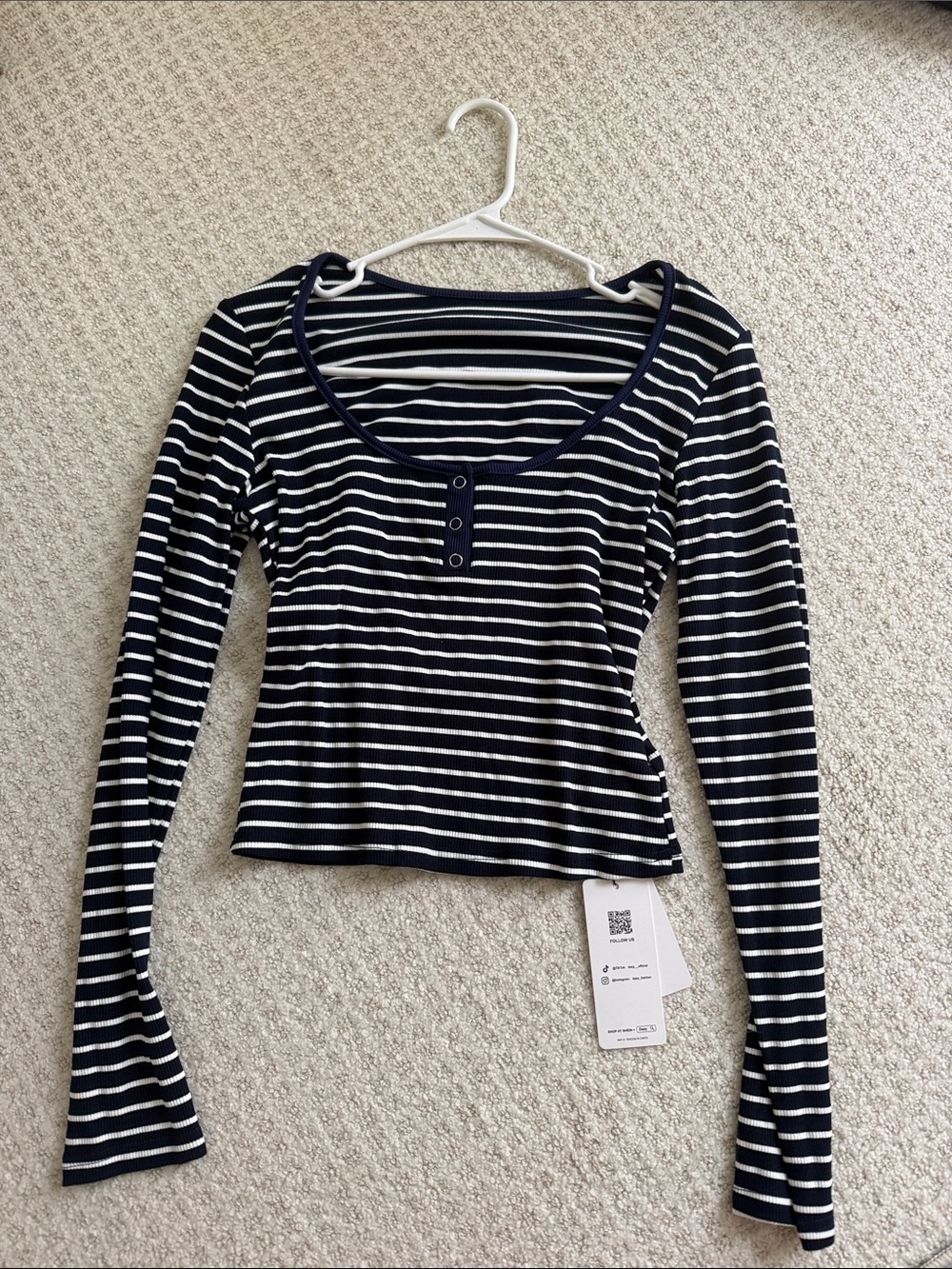 Women's Navy & White Striped Long-Sleeve Scoop Neck Top